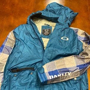 Men’s Oakley ski jacket